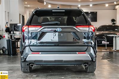 2020 Toyota RAV4 - Thumbnail