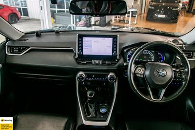 2020 Toyota RAV4 - Thumbnail