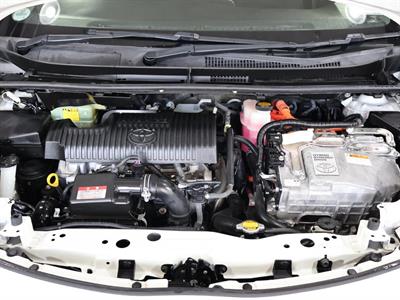 2016 Toyota Sienta - Thumbnail