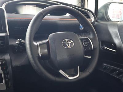 2016 Toyota Sienta - Thumbnail