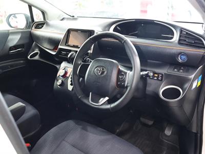 2016 Toyota Sienta - Thumbnail