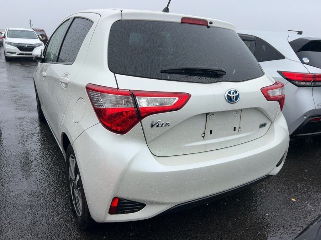 2017 Toyota Vitz
