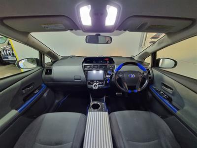 2013 Toyota Prius - Thumbnail