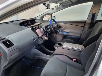 2013 Toyota Prius - Thumbnail