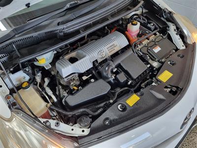 2013 Toyota Prius - Thumbnail
