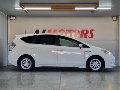 2013 Toyota Prius - Thumbnail
