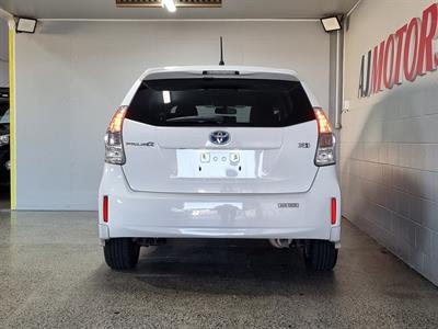 2013 Toyota Prius - Thumbnail