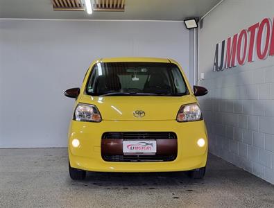 2014 Toyota Porte - Thumbnail