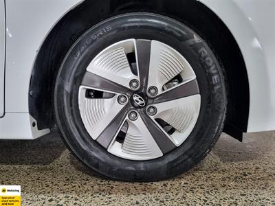 2022 Hyundai IONIQ - Thumbnail