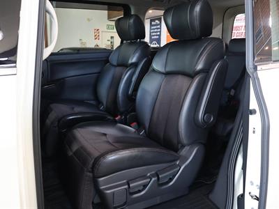 2016 Nissan Elgrand - Thumbnail