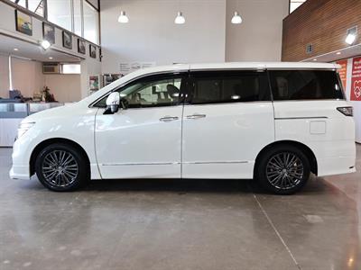 2016 Nissan Elgrand - Thumbnail