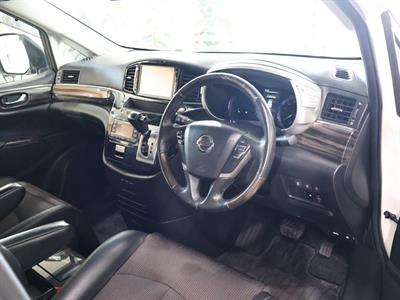 2016 Nissan Elgrand - Thumbnail