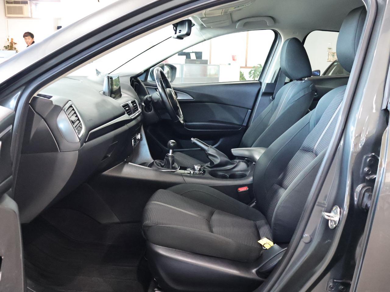 2016 Mazda Axela
