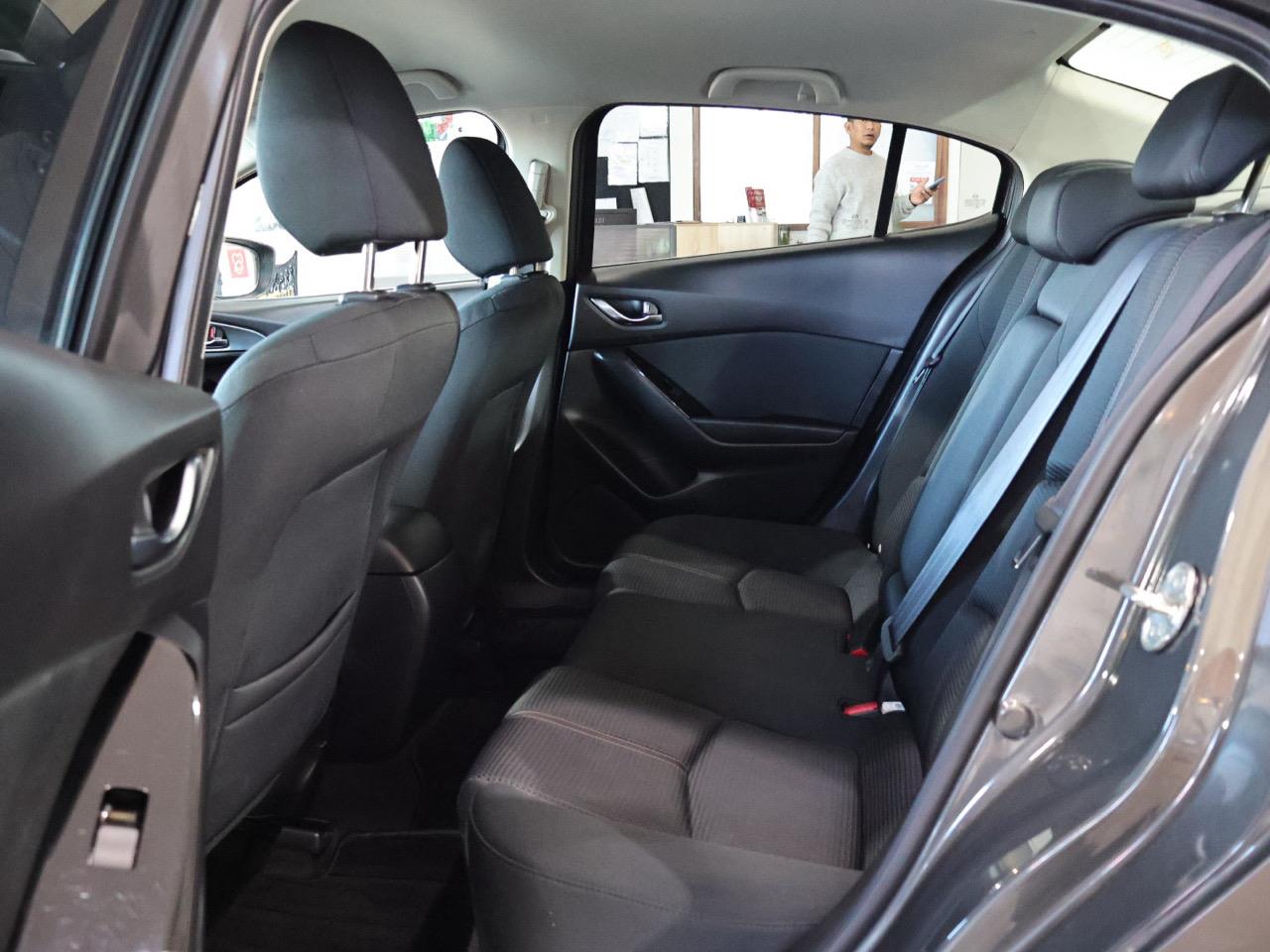 2016 Mazda Axela