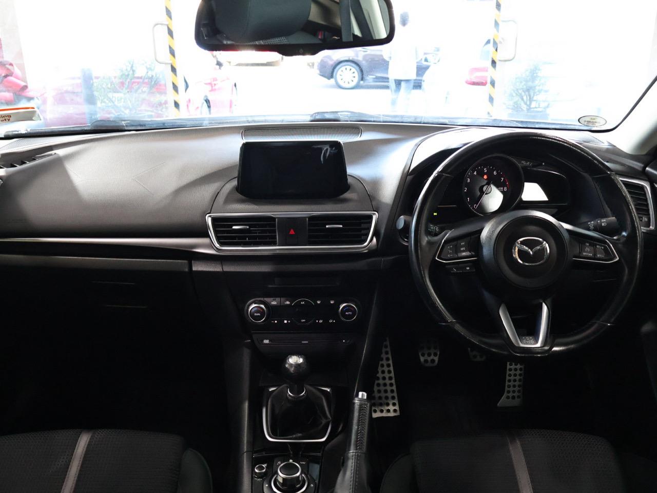 2016 Mazda Axela