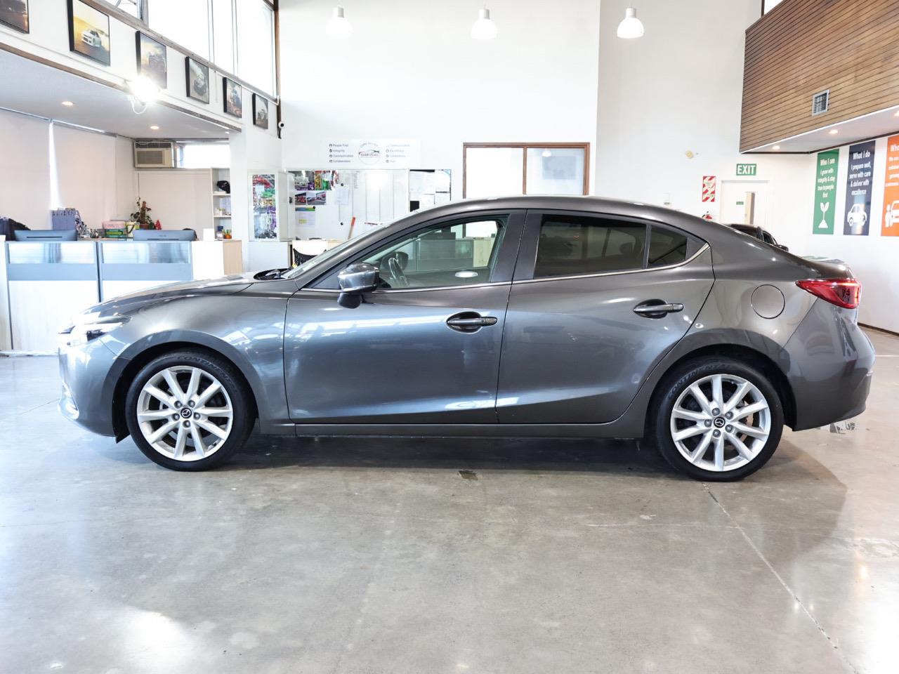 2016 Mazda Axela