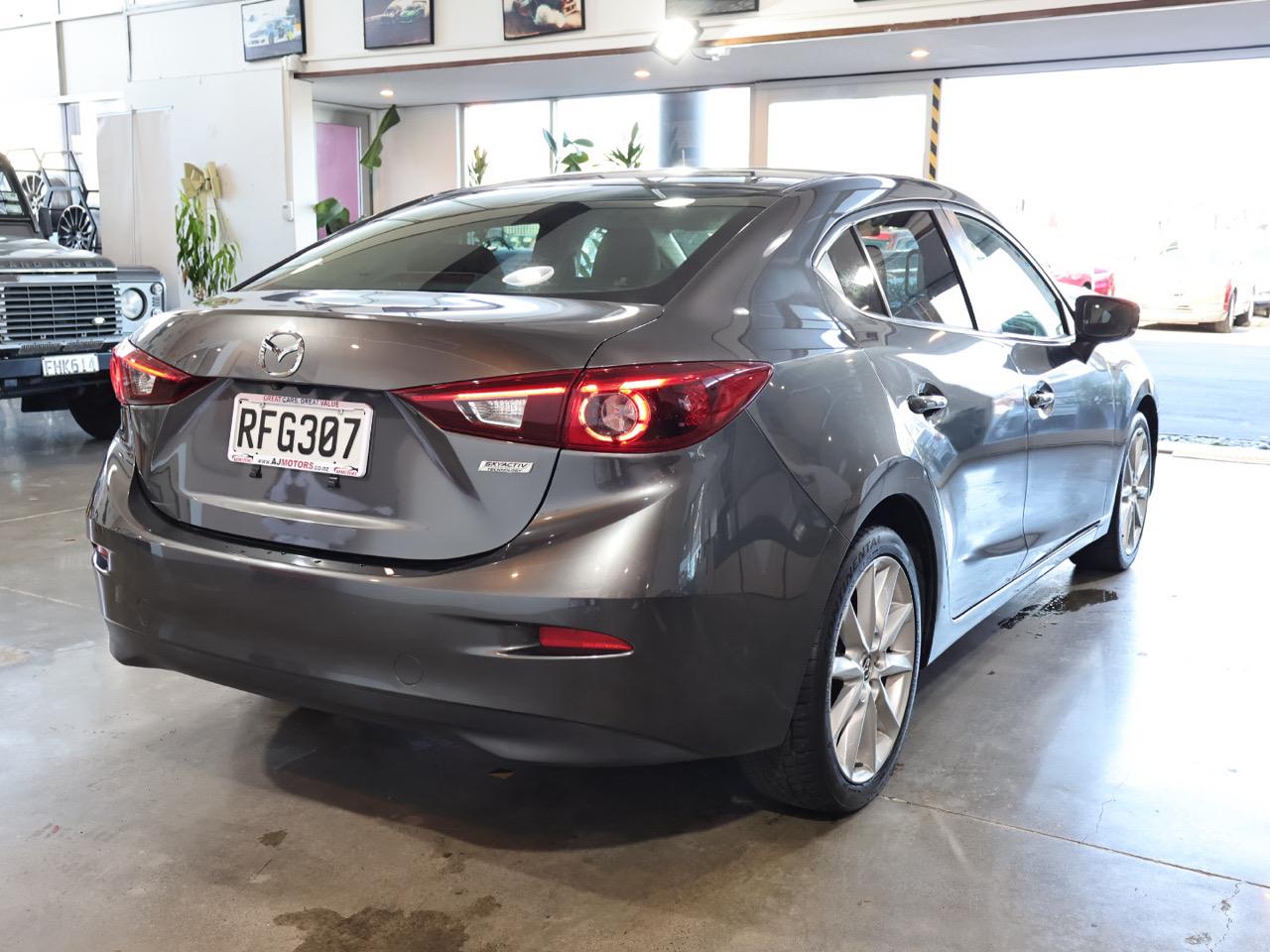 2016 Mazda Axela