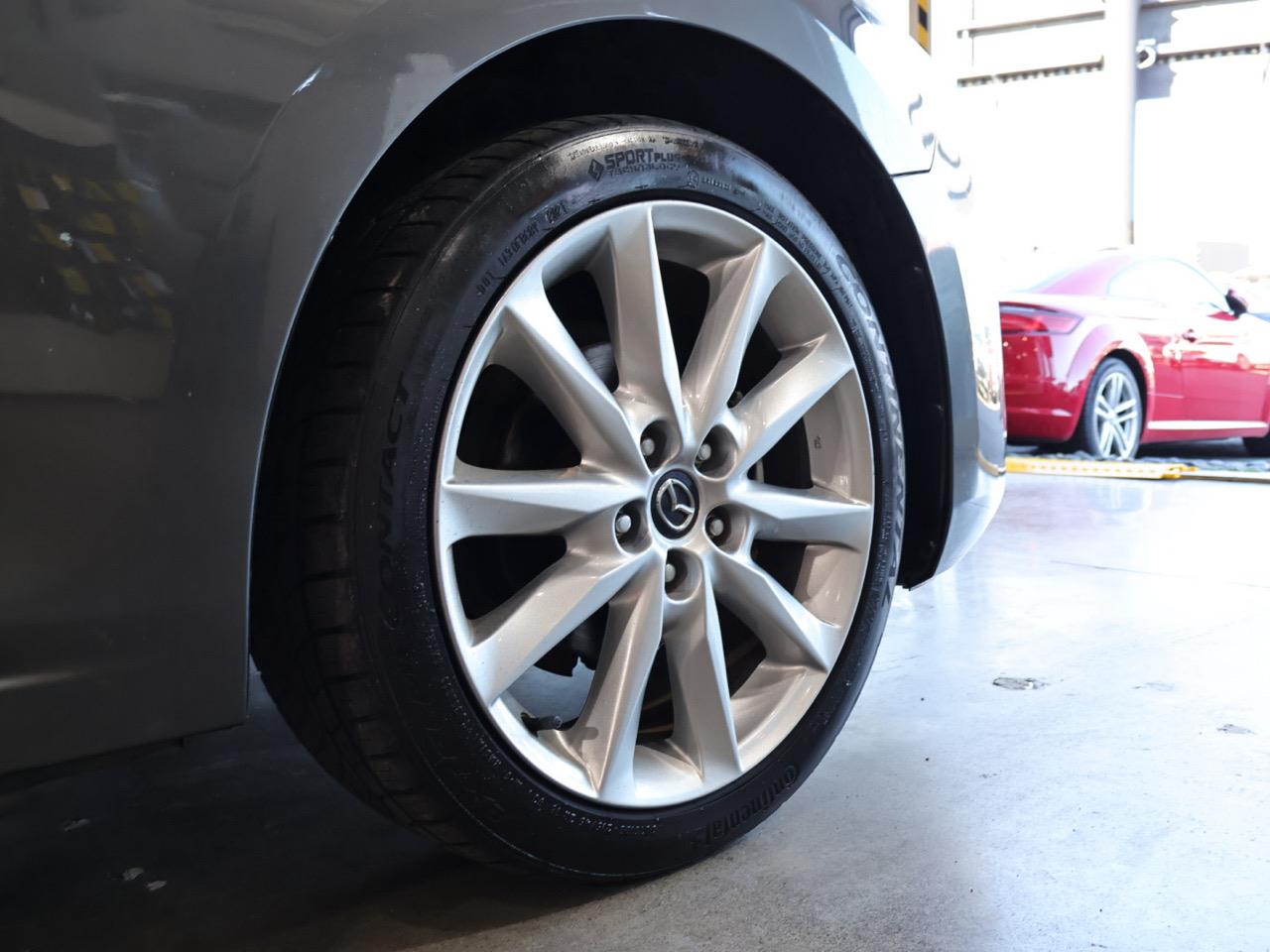 2016 Mazda Axela