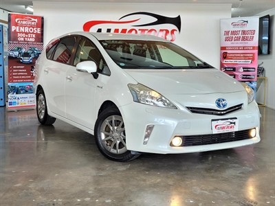 2014 Toyota Prius - Thumbnail