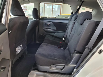 2014 Toyota Prius - Thumbnail