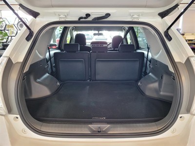 2014 Toyota Prius - Thumbnail