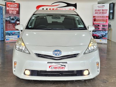 2014 Toyota Prius - Thumbnail
