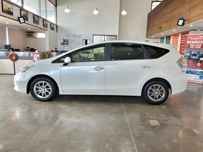 2014 Toyota Prius - Thumbnail
