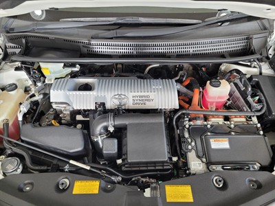 2014 Toyota Prius - Thumbnail