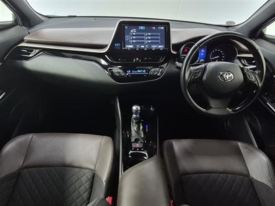 2017 Toyota C-HR - Thumbnail