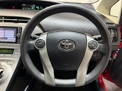 2013 Toyota Prius - Thumbnail
