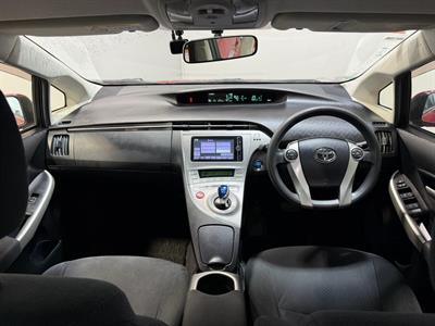 2013 Toyota Prius - Thumbnail
