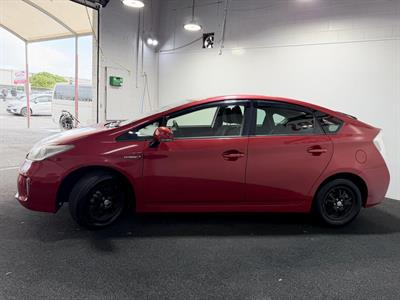2013 Toyota Prius - Thumbnail