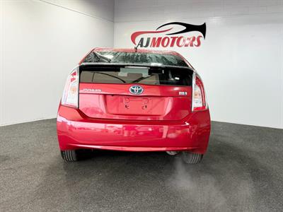 2013 Toyota Prius - Thumbnail