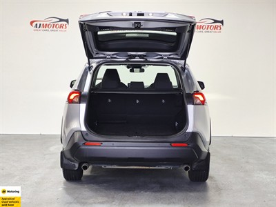 2022 Toyota RAV4 - Thumbnail
