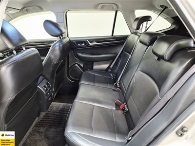 2015 Subaru Outback - Thumbnail