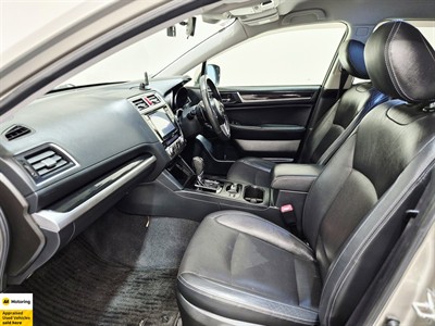 2015 Subaru Outback - Thumbnail