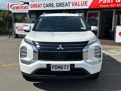 2022 Mitsubishi Outlander - Thumbnail