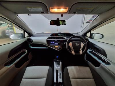 2013 Toyota Aqua - Thumbnail