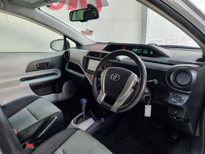 2013 Toyota Aqua - Thumbnail