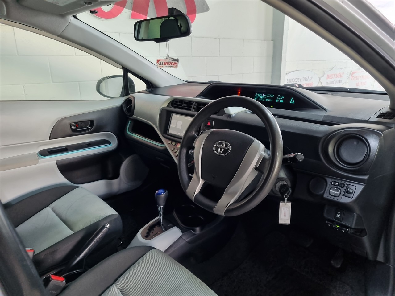 2013 Toyota Aqua