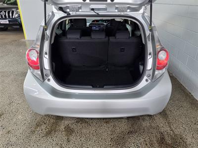 2013 Toyota Aqua - Thumbnail