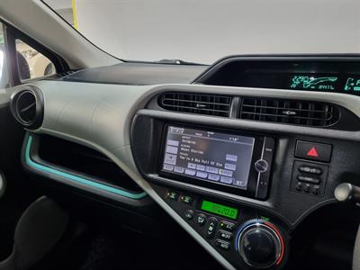2013 Toyota Aqua - Thumbnail