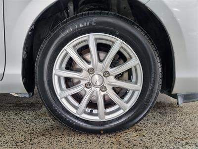 2013 Toyota Aqua - Thumbnail