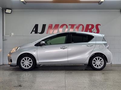 2013 Toyota Aqua - Thumbnail