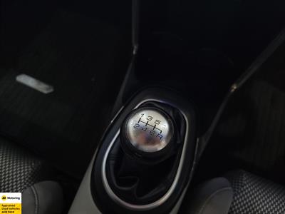 2010 Honda CR-Z - Thumbnail