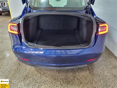 2020 Tesla Model 3 - Thumbnail