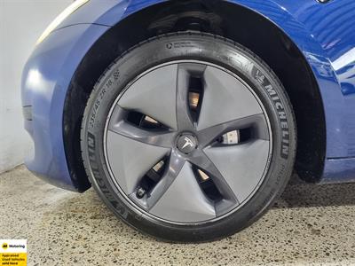 2020 Tesla Model 3 - Thumbnail