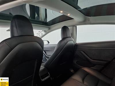 2020 Tesla Model 3 - Thumbnail