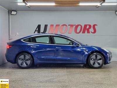2020 Tesla Model 3 - Thumbnail