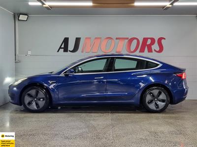 2020 Tesla Model 3 - Thumbnail